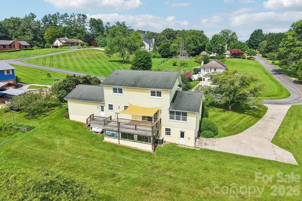20 Amber Drive Horse Shoe NC 28742