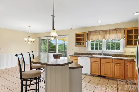 20 Amber Drive Horse Shoe NC 28742
