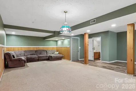 20 Amber Drive Horse Shoe NC 28742