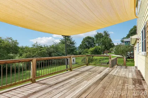 20 Amber Drive Horse Shoe NC 28742