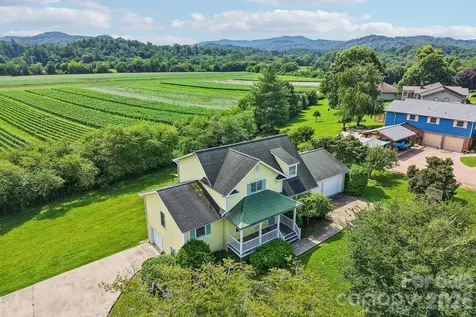 20 Amber Drive Horse Shoe NC 28742
