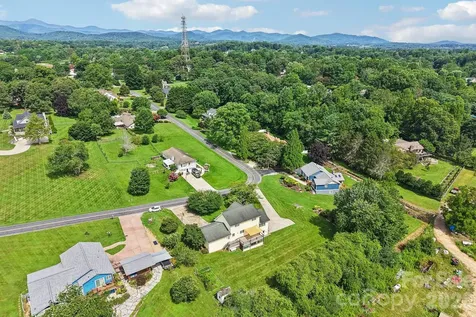 20 Amber Drive Horse Shoe NC 28742