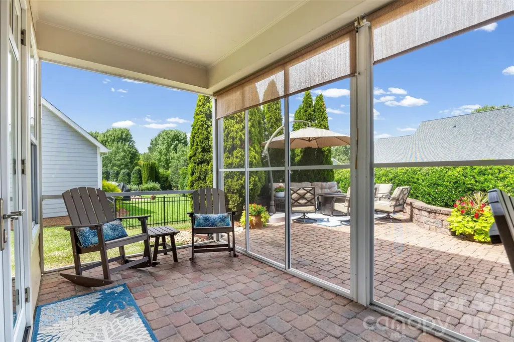 8621 Sequoia Grove Lane Charlotte NC 28214