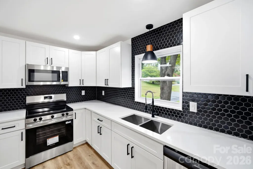 1453 Grovewood Drive Charlotte NC 28208