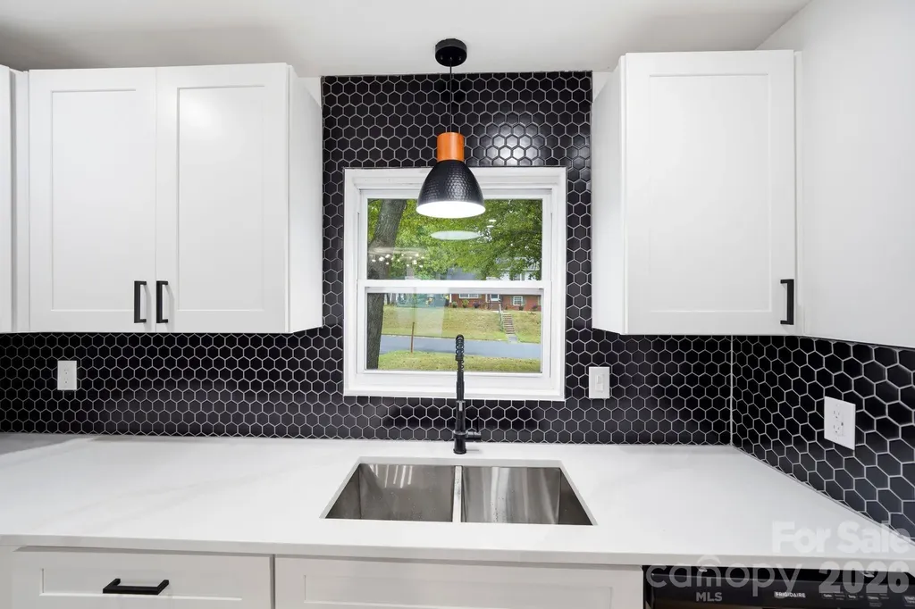 1453 Grovewood Drive Charlotte NC 28208