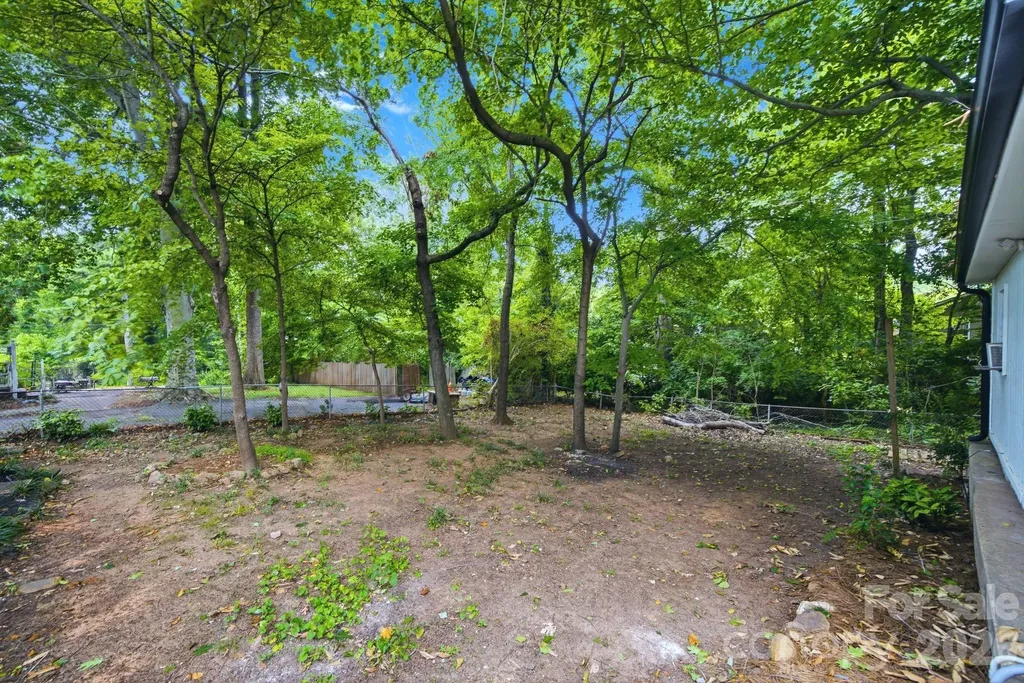 1453 Grovewood Drive Charlotte NC 28208