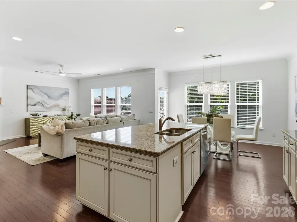1806 Sunchaser Lane Charlotte NC 28210
