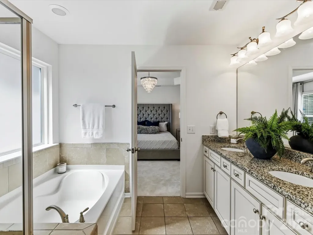 1806 Sunchaser Lane Charlotte NC 28210