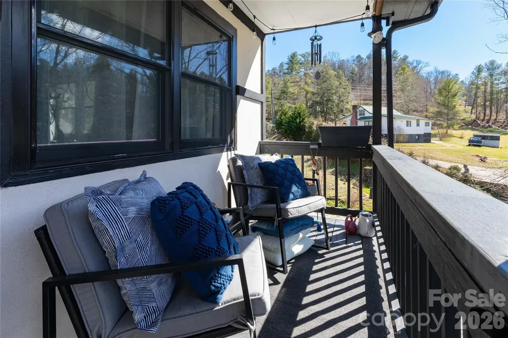 5 Northlake Drive Weaverville NC 28787