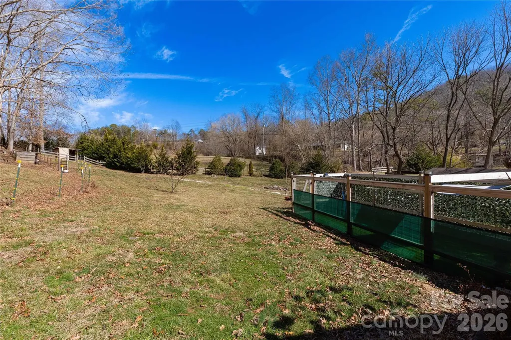 5 Northlake Drive Weaverville NC 28787