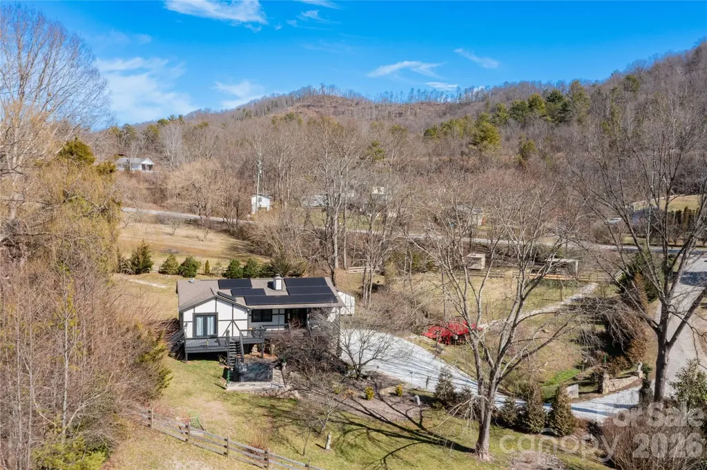 5 Northlake Drive Weaverville NC 28787