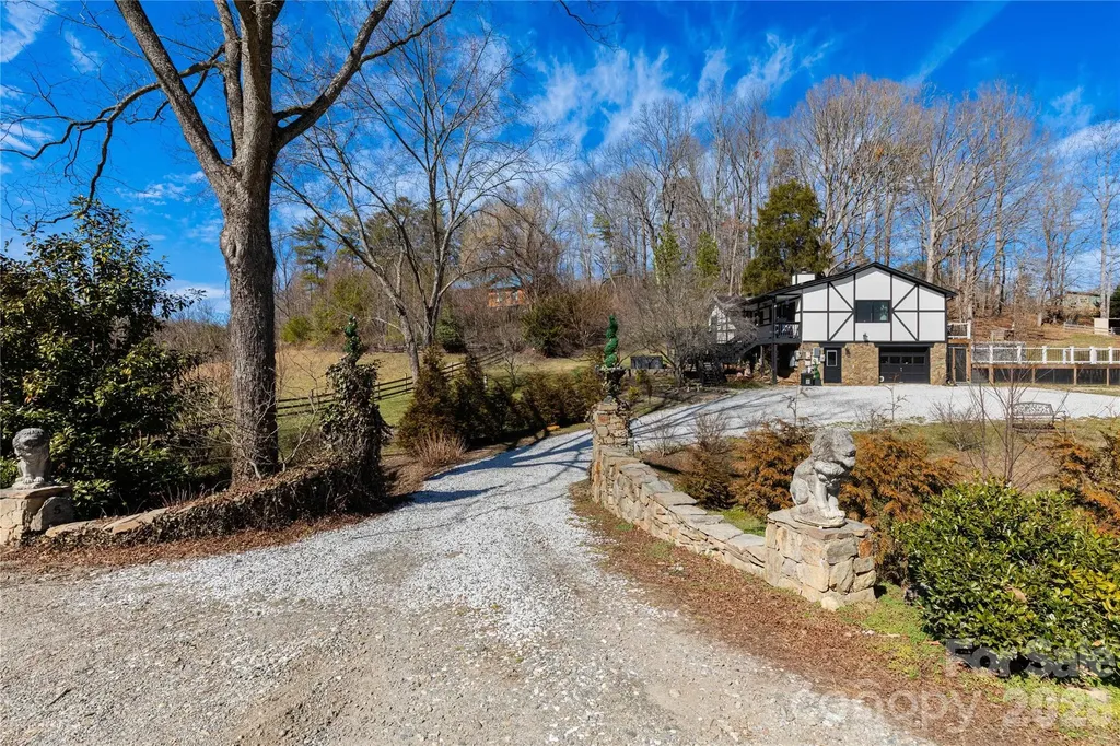 5 Northlake Drive Weaverville NC 28787