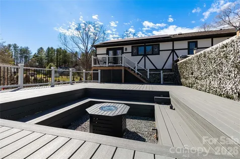 5 Northlake Drive Weaverville NC 28787