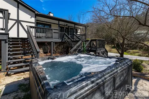 5 Northlake Drive Weaverville NC 28787