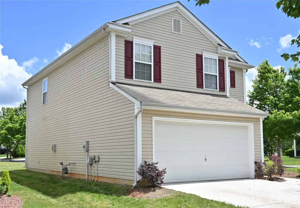7404 Loyalist Street Charlotte NC 28216