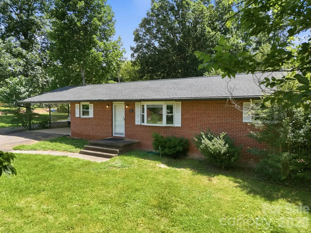 376 School Road E Asheville NC 28803