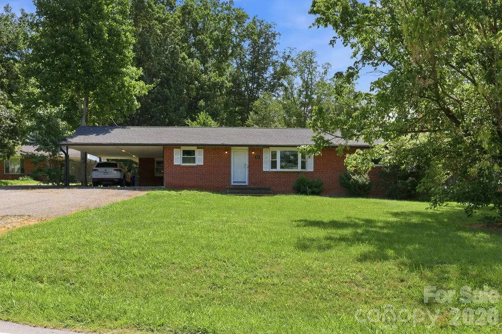 376 School Road E Asheville NC 28803