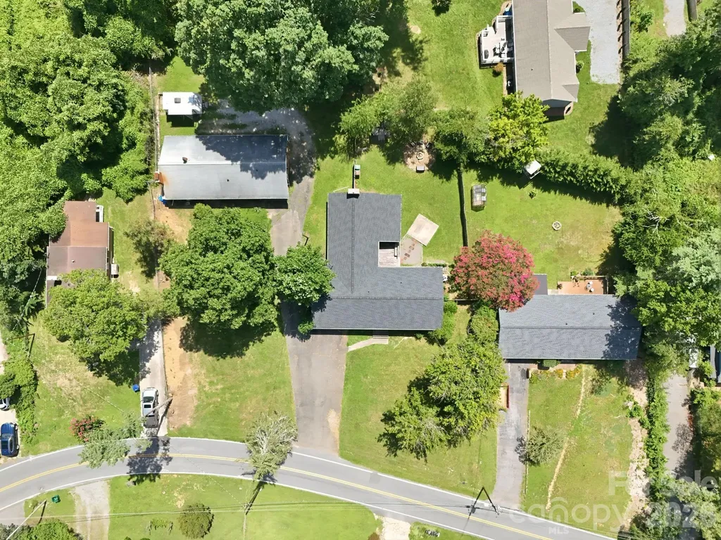 376 School Road E Asheville NC 28803