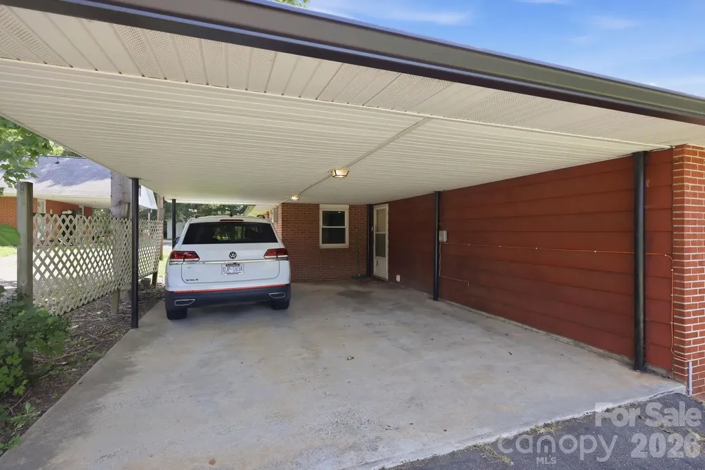 376 School Road E Asheville NC 28803