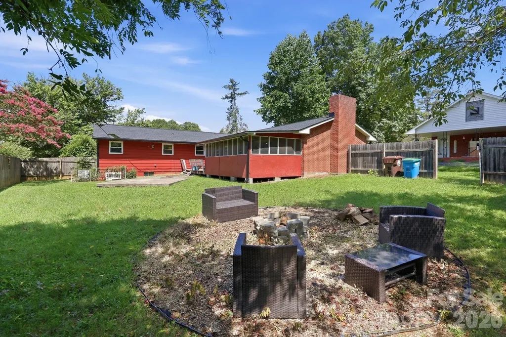 376 School Road E Asheville NC 28803