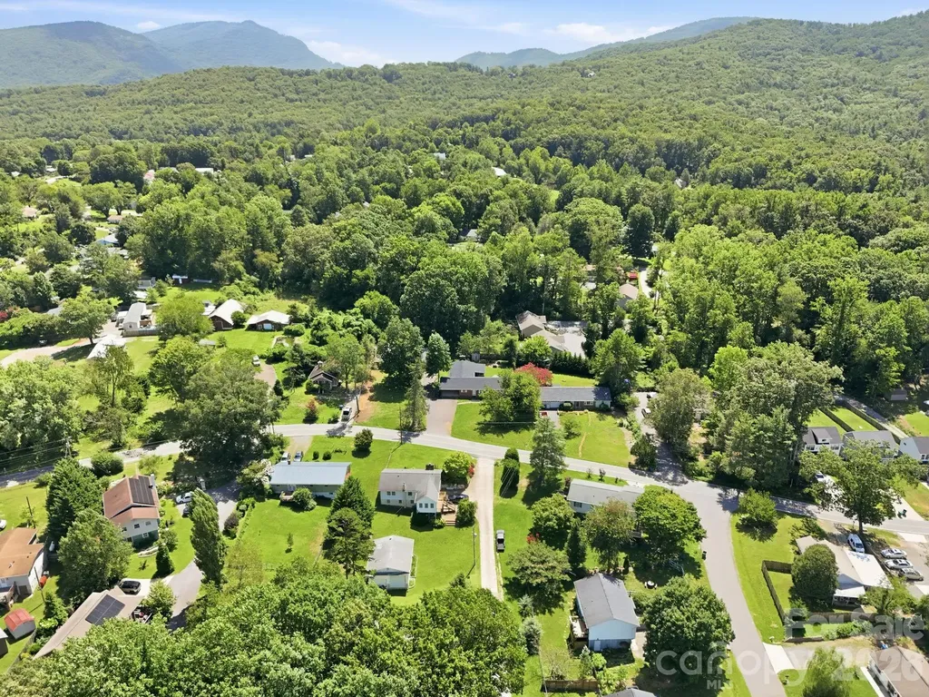 376 School Road E Asheville NC 28803