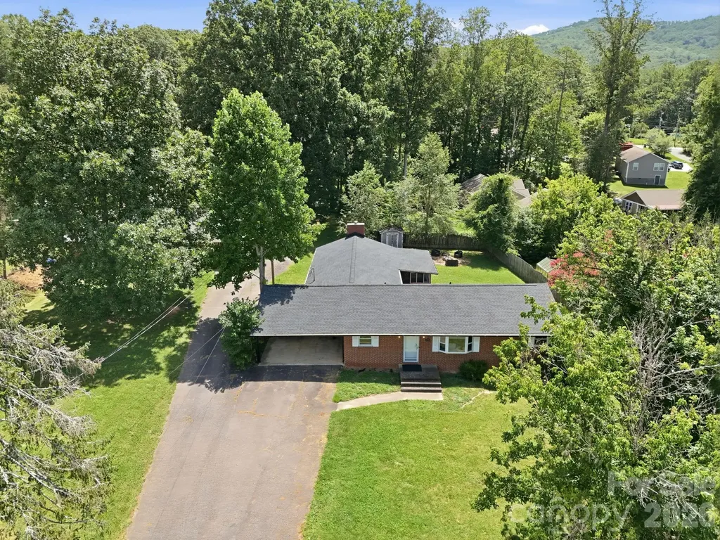 376 School Road E Asheville NC 28803