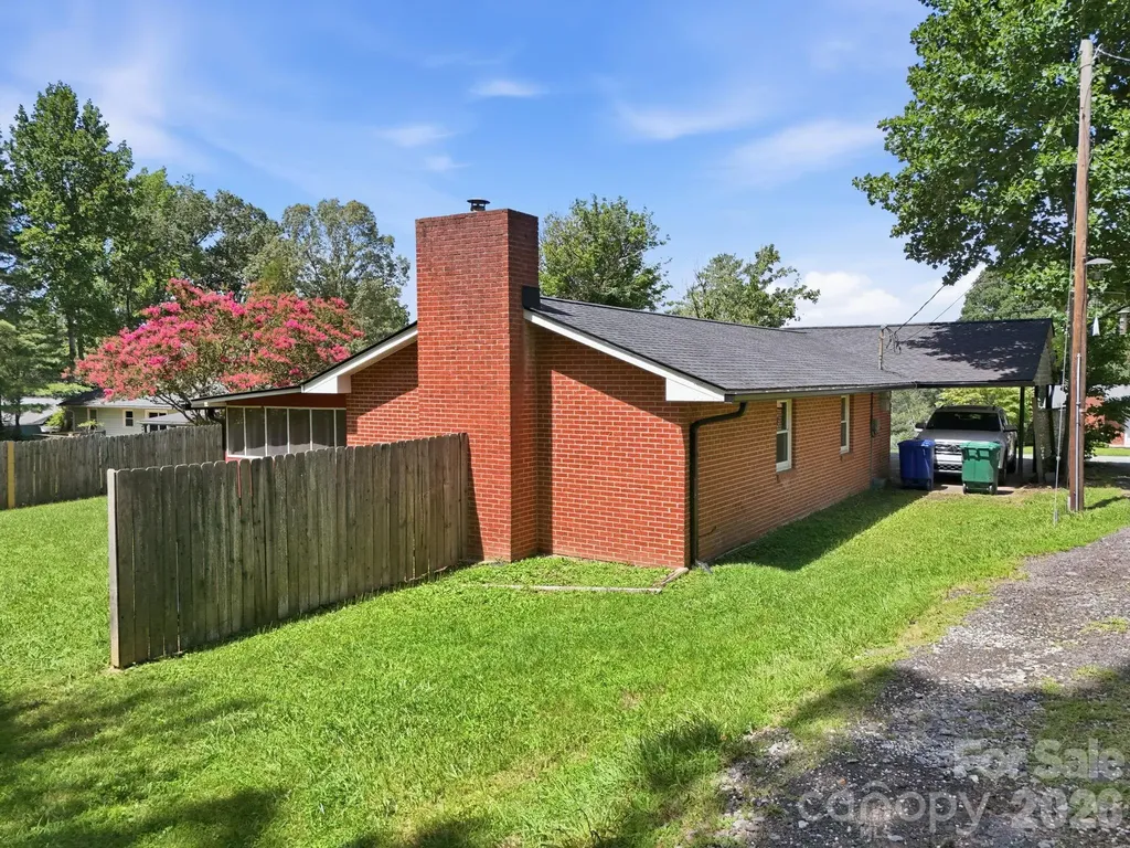 376 School Road E Asheville NC 28803