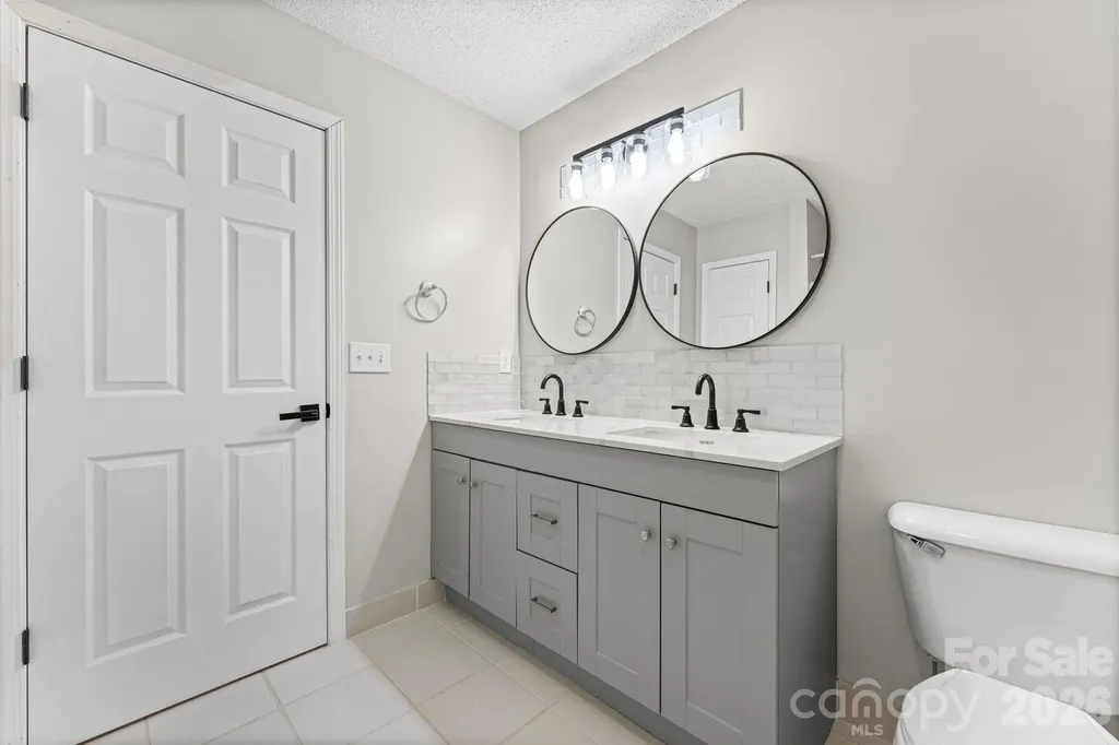 1833 Helmstetler Road Lexington NC 27295