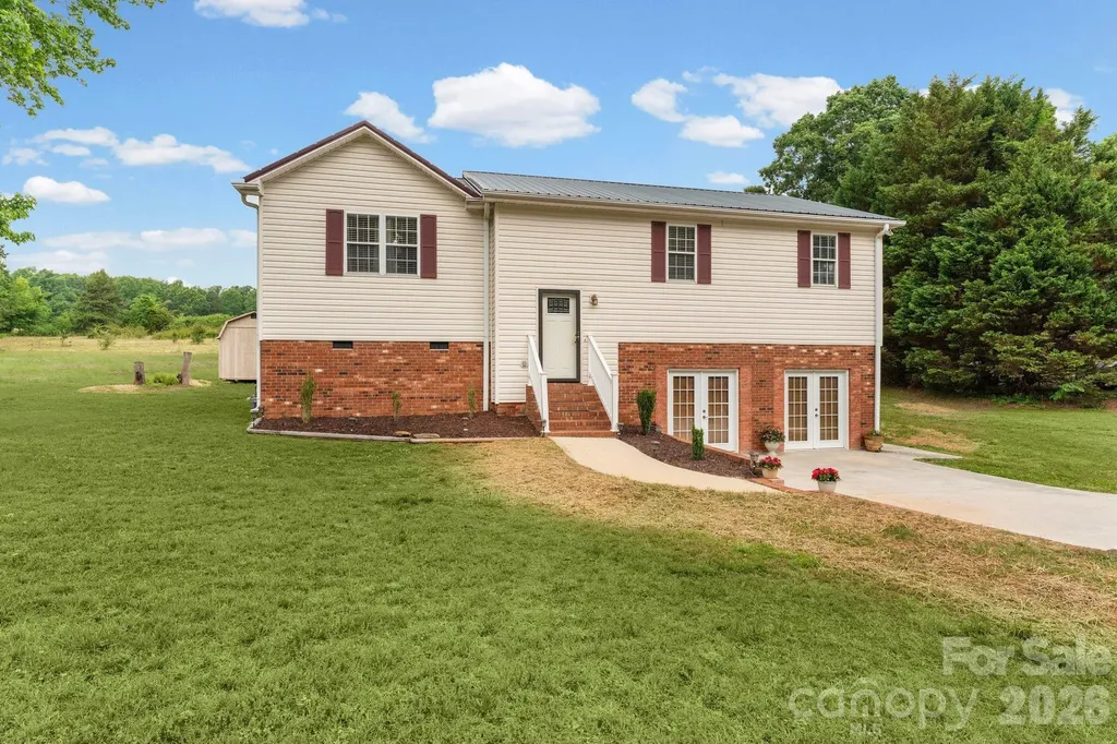 1833 Helmstetler Road Lexington NC 27295