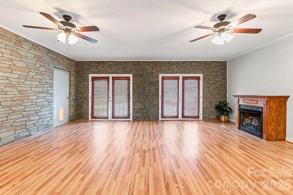1833 Helmstetler Road Lexington NC 27295