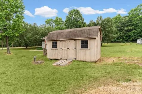 1833 Helmstetler Road Lexington NC 27295