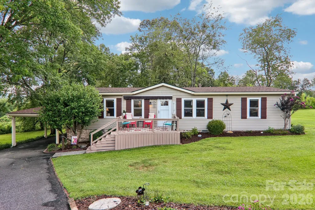 305 Meadowbrook Court Hendersonville NC 28792