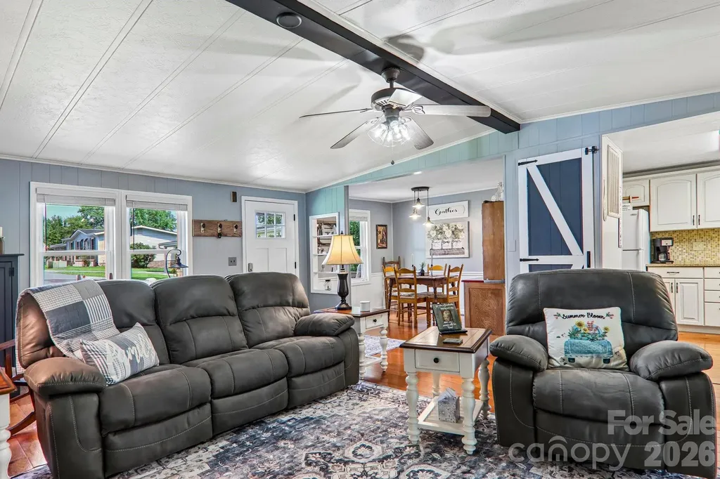 305 Meadowbrook Court Hendersonville NC 28792