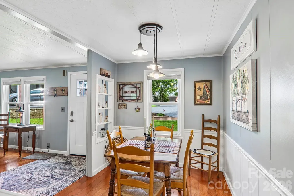 305 Meadowbrook Court Hendersonville NC 28792