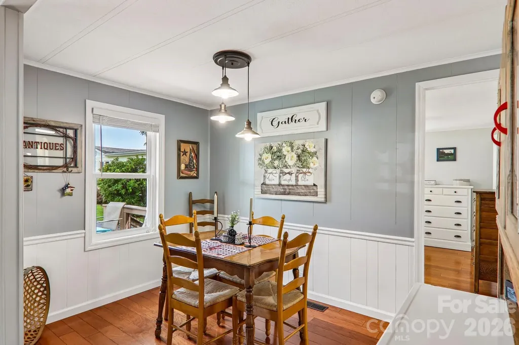 305 Meadowbrook Court Hendersonville NC 28792