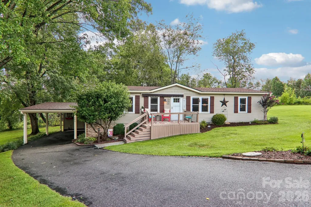 305 Meadowbrook Court Hendersonville NC 28792