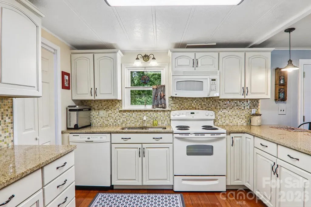 305 Meadowbrook Court Hendersonville NC 28792