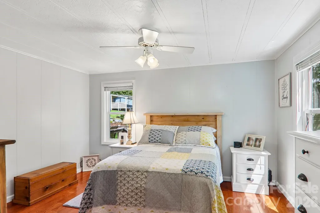 305 Meadowbrook Court Hendersonville NC 28792