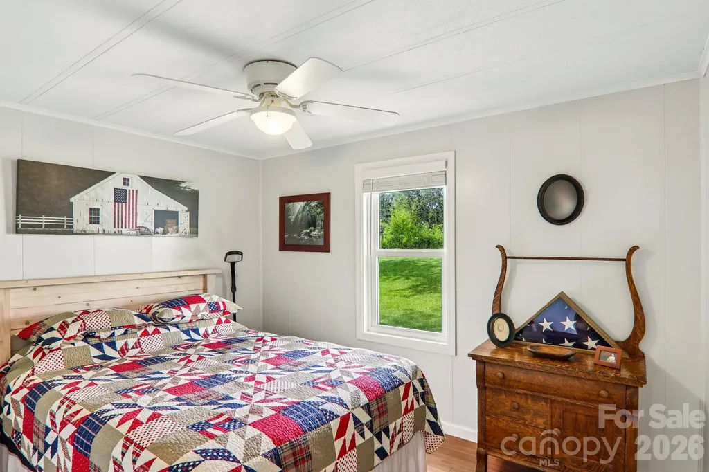 305 Meadowbrook Court Hendersonville NC 28792