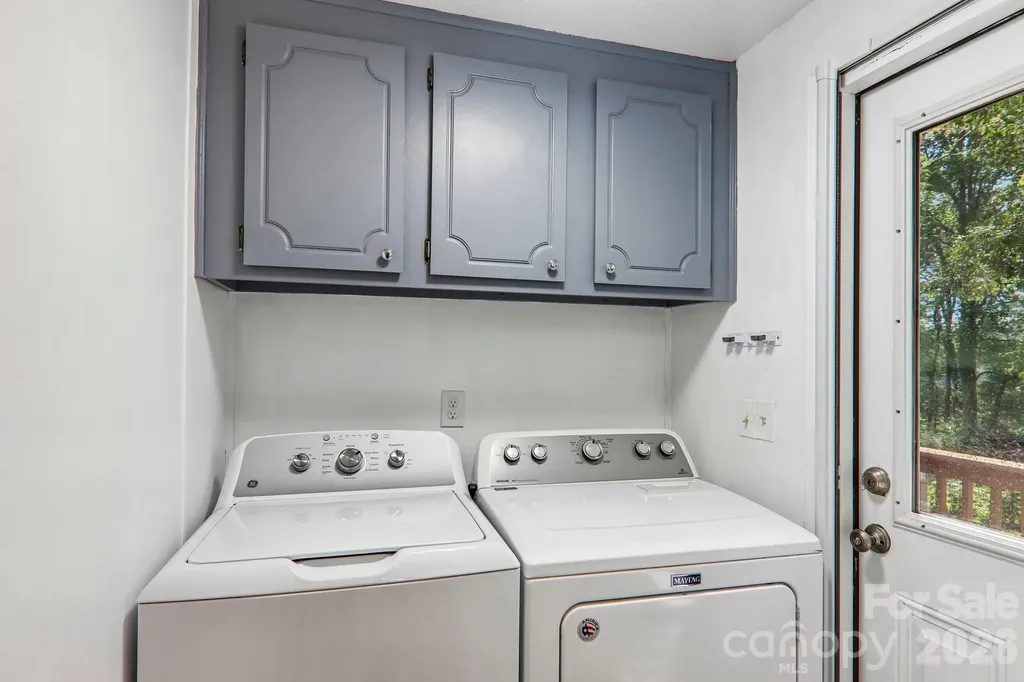 305 Meadowbrook Court Hendersonville NC 28792