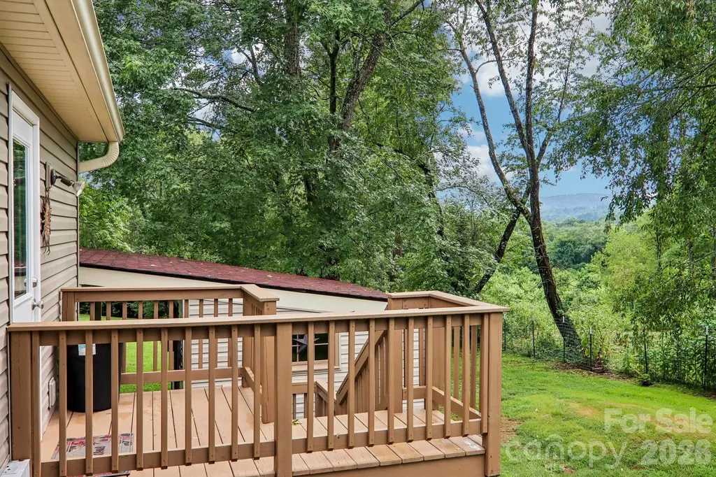 305 Meadowbrook Court Hendersonville NC 28792