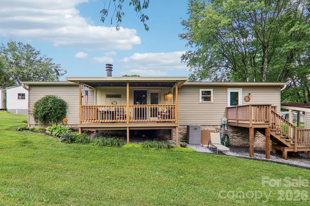 305 Meadowbrook Court Hendersonville NC 28792