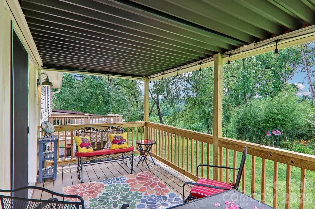 305 Meadowbrook Court Hendersonville NC 28792