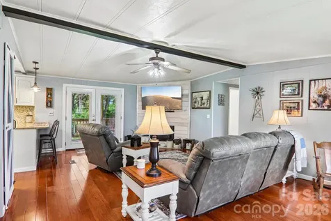 305 Meadowbrook Court Hendersonville NC 28792