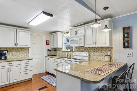 305 Meadowbrook Court Hendersonville NC 28792