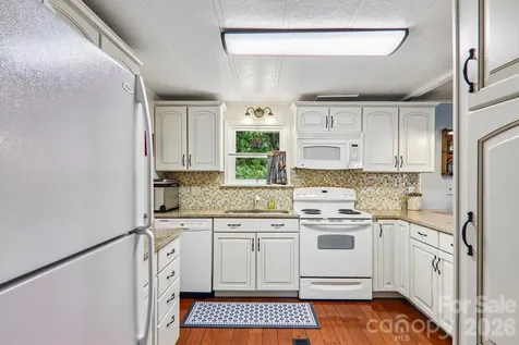 305 Meadowbrook Court Hendersonville NC 28792