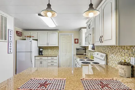 305 Meadowbrook Court Hendersonville NC 28792