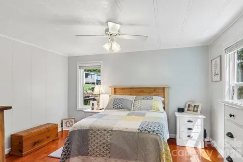 305 Meadowbrook Court Hendersonville NC 28792