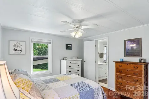 305 Meadowbrook Court Hendersonville NC 28792