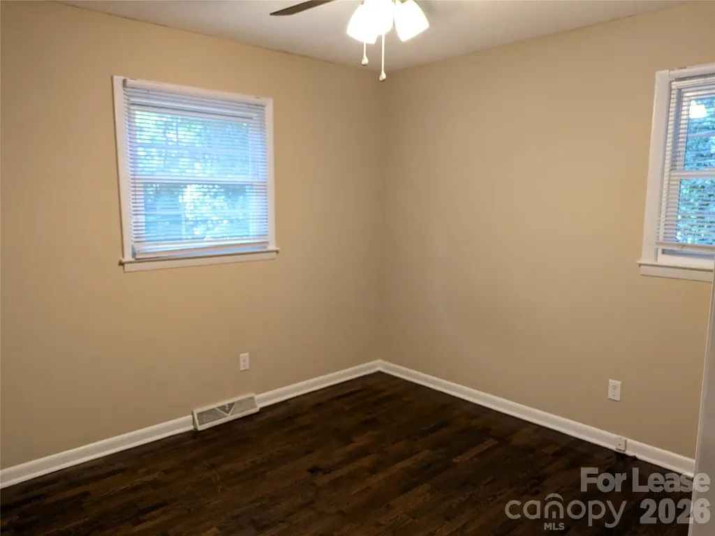 362 Cabarrus Avenue Mooresville NC 28115